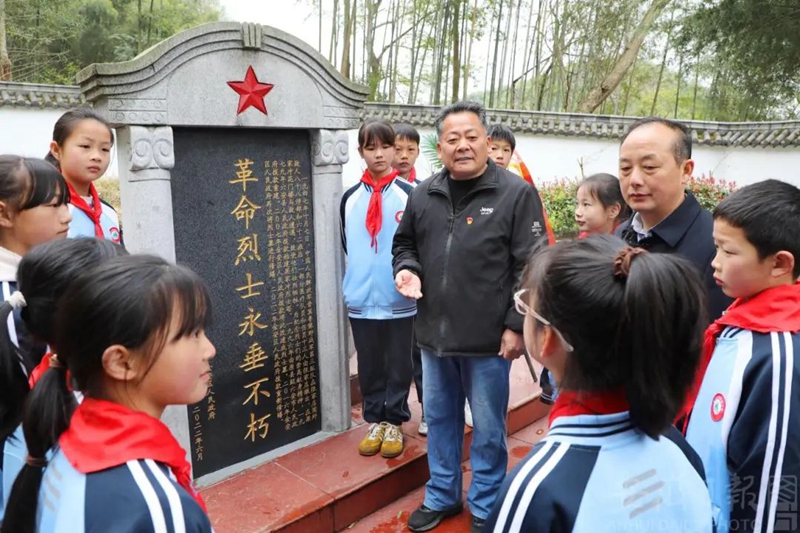 阿囧：相比雙前鋒，我更愿意把其中一人放到更靠近中場的位置